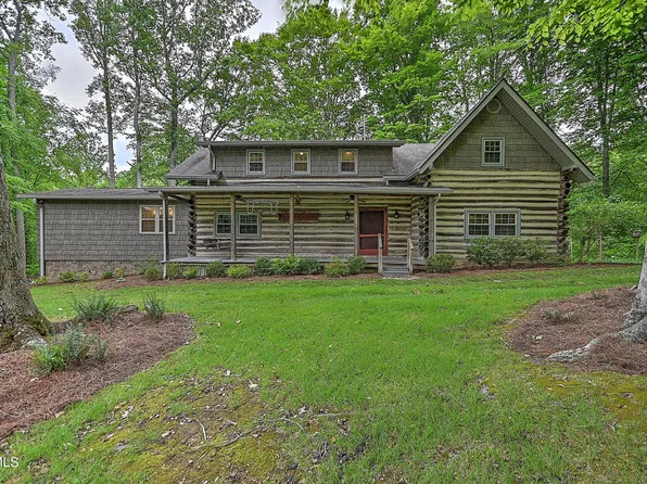 11066 Mount Calm Dr, Glade Spring, VA 24340