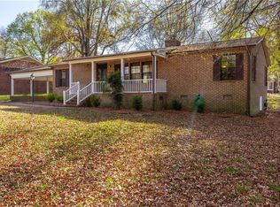 2166 Canterbury Dr, Burlington, NC 27215