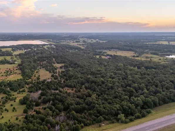 Parkwood Rd, McLoud, OK 74851