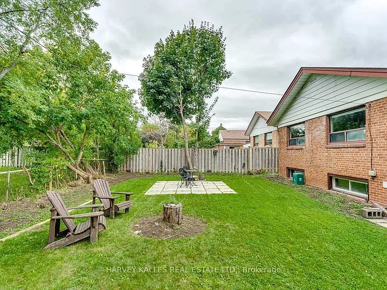 135 Combe Ave — Photo 33