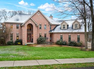 429 Settlers Village Cir, Cranberry Township, PA 16066