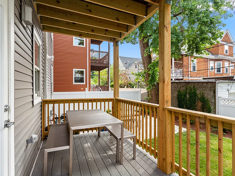 1047 Saratoga St #1 — Photo 14