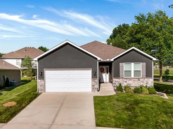 2214 SW 9th St, Blue Springs, MO 64014