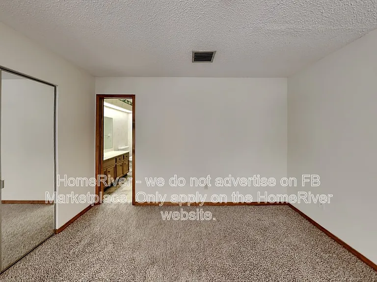 1174 Romaine Cir E — Photo 11