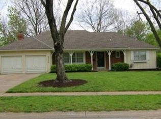 9319 Somerset Dr, Overland Park, KS 66207