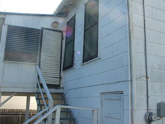 5th image of 4707 Avenue O 1/2