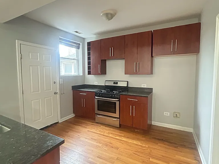 9118-9124 S Dauphin Ave — Photo 13