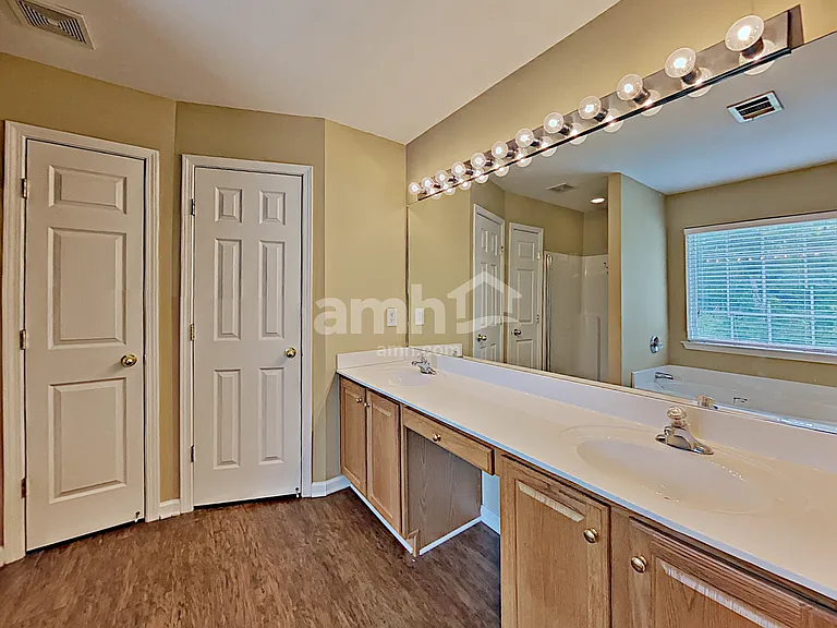 2251 Monthemer Cv — Photo 12