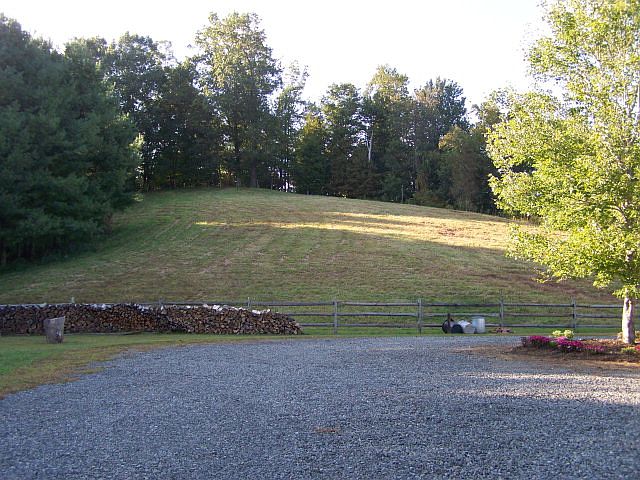 2nd image of 324 Doe Ridge Ln