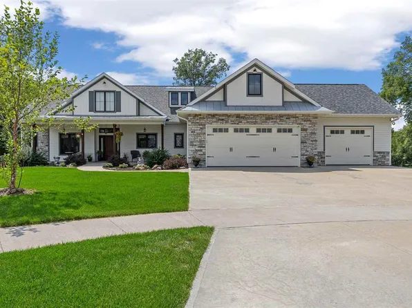711 Owen Ct, Tiffin, IA 52340