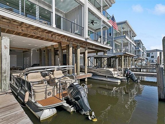 2nd image of 973 Marina Blvd Unit A