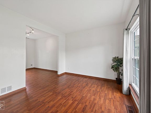 5th image of 5010 Thistle Ln