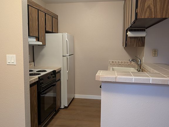 5th image of 382 Imperial Way APT 4