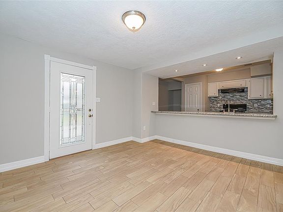 3rd image of 10327 Kirkvale Dr
