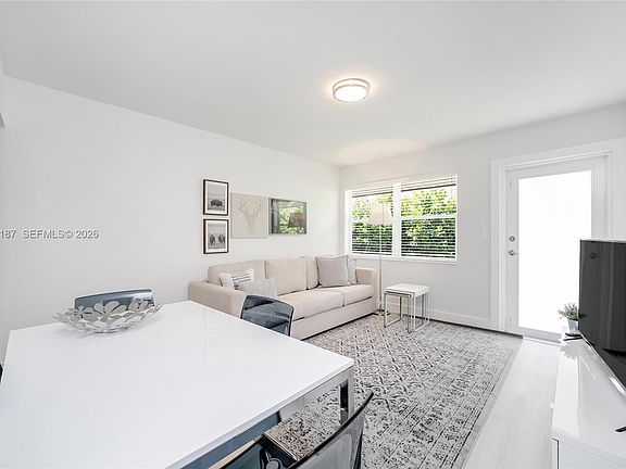 3rd image of 6210 SW 59th Pl