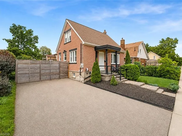 57 Peppler St, Waterloo, ON N2J 3C7