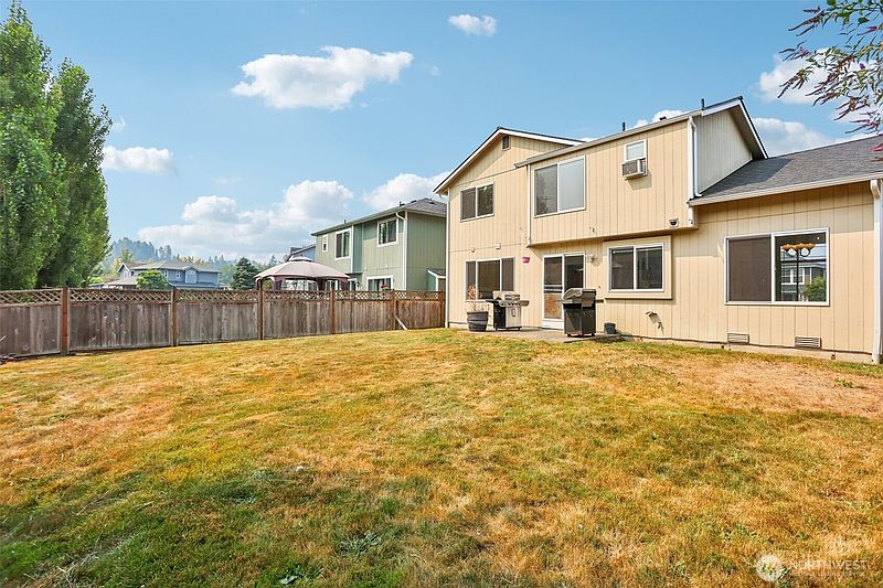 4th image of 16133 Lakeview Avenue SE