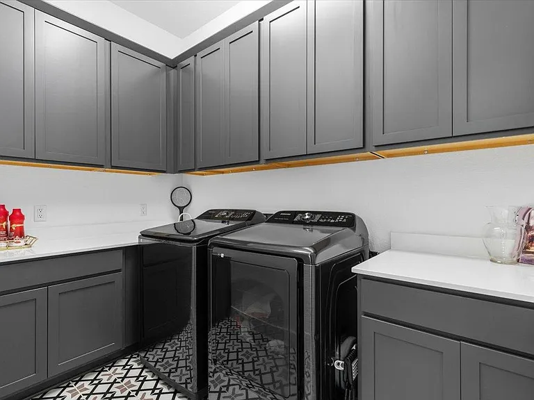 101 Onion Creek Ln — Photo 33