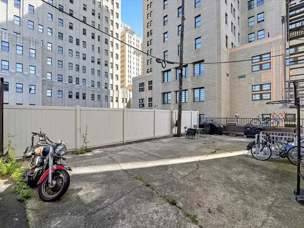 134 Clifton Place image 25 of 28