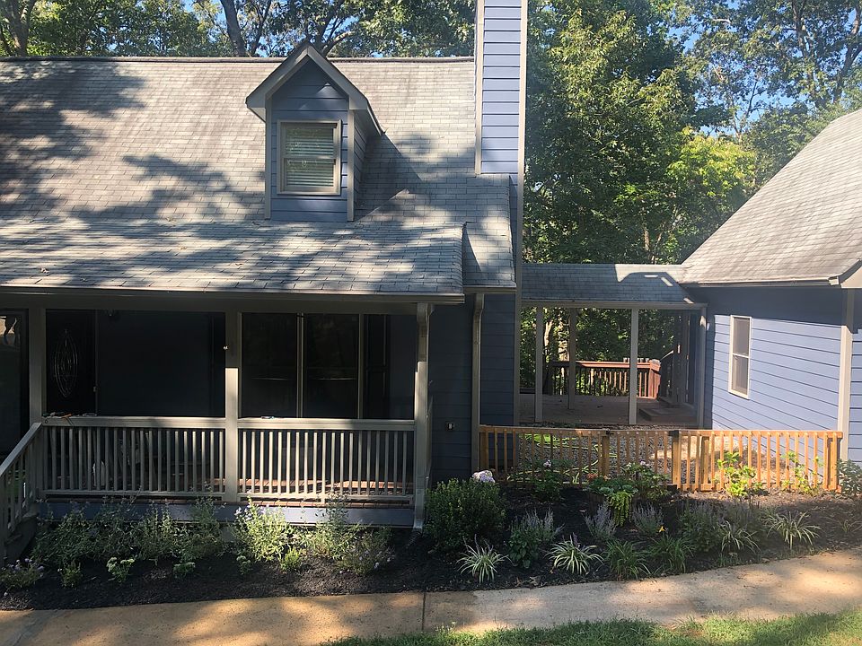 2nd image of 324 Deborah Ln