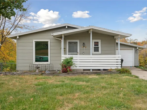 1728 S View Dr NW, Cedar Rapids, IA 52405