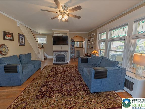 2nd image of 302 N 5th St