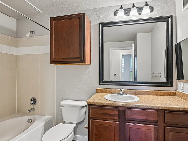 Bella Madera — Photo 60