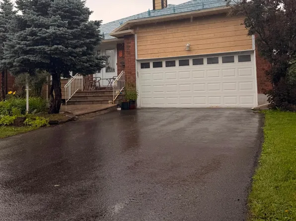 52 Jarlan Ter, Ottawa, ON K2L 3L3