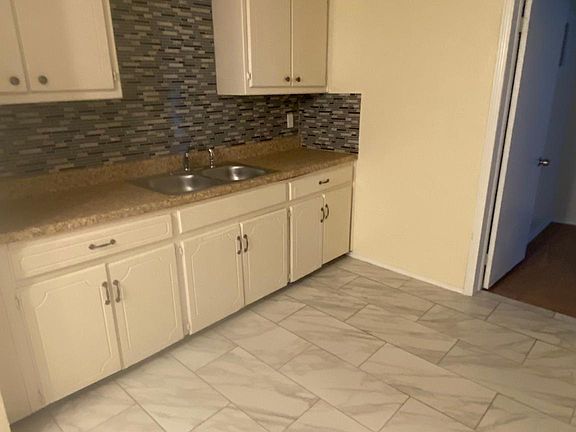 Nice tile backsplash