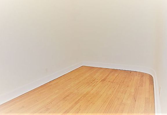 4th image of 243 E 38th St APT 4D