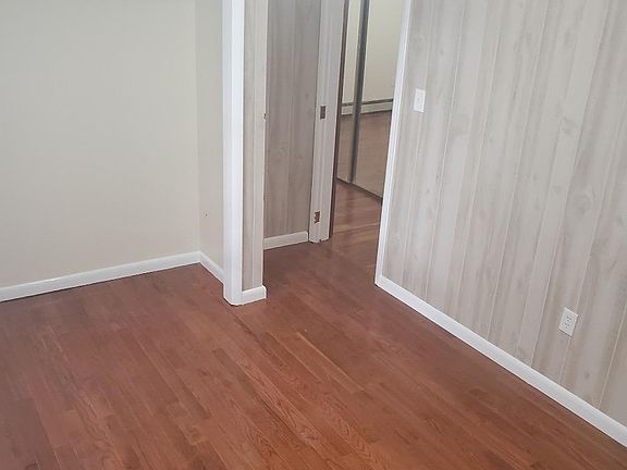 5th image of 379 N Lake Dr Floor 2