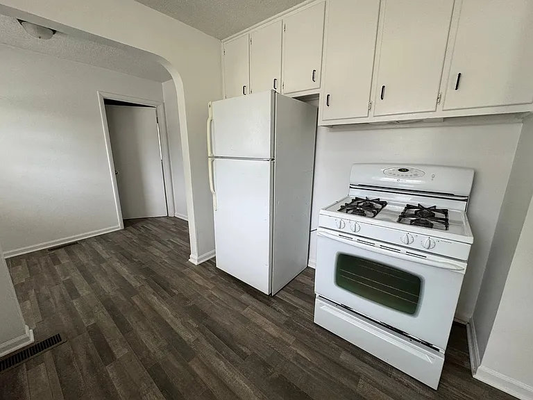 1088 S Morgantown Rd — Photo 7