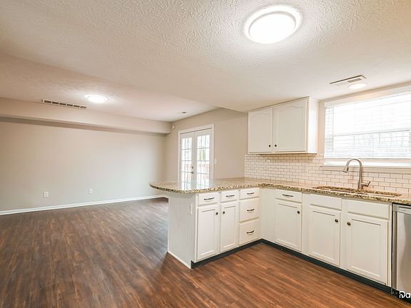 2nd image of 622 E Quail Ridge Dr