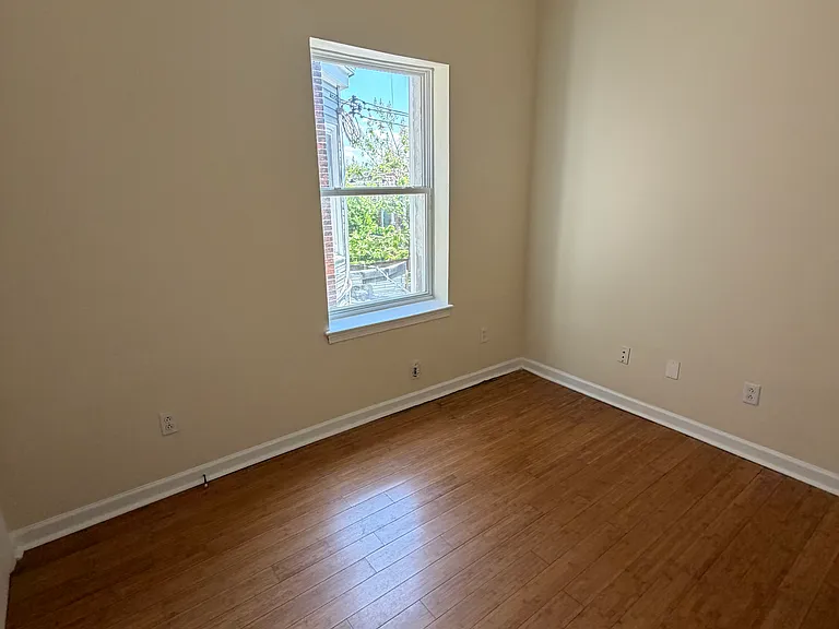 1928 W Diamond St #2 — Photo 16