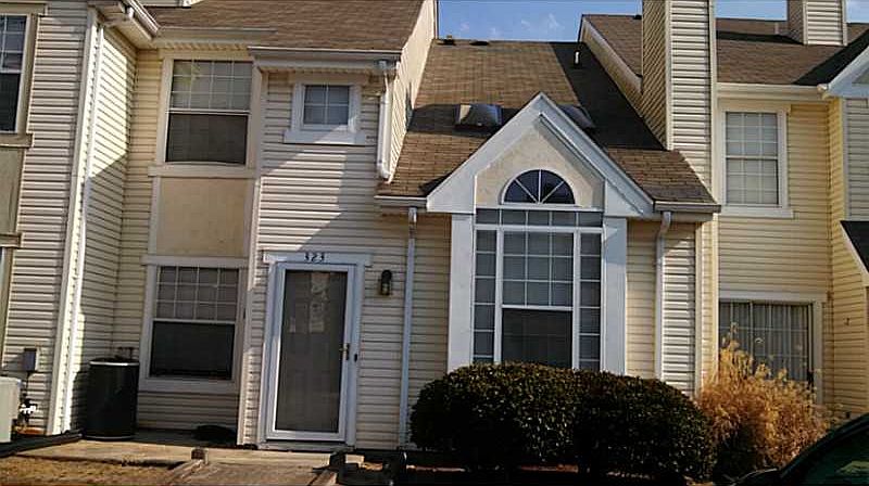 1st image of 323 Lees Mill Dr