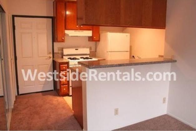 2nd image of 711 Wilcox Ave #301