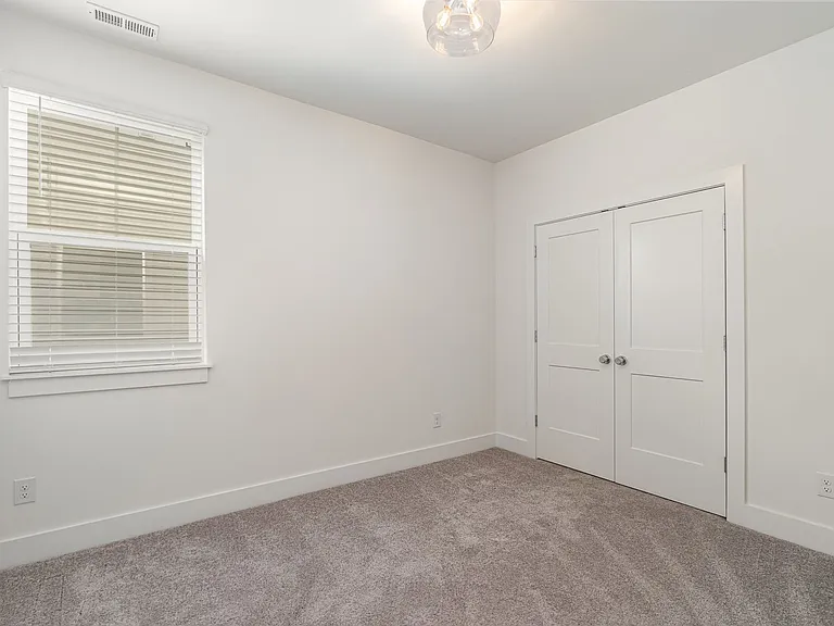 725 Caraway Ln — Photo 11