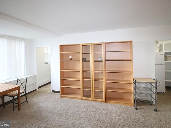 3rd image of 1121 Arlington Blvd APT 315
