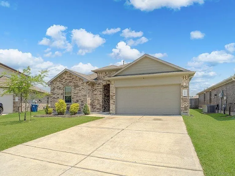 20509 Vaughn Forest Ct — Photo 2