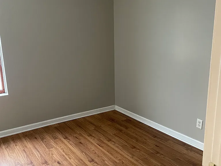 105 Grand St #2 — Photo 6
