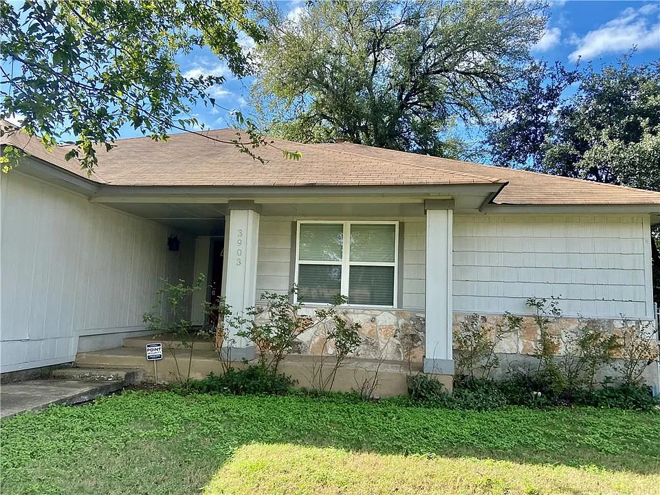 3903 Alexandria Dr