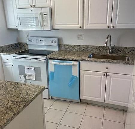3rd image of 2788 Tennis Club Dr APT 501