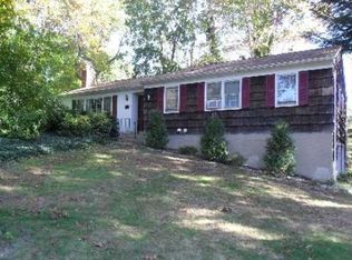9 Three Village Ln, Setauket, NY 11733