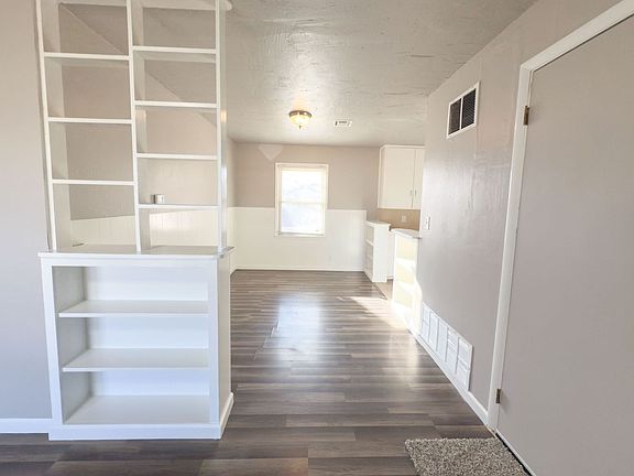 4th image of 1740 Churchill Way