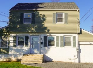47 Sugden St, Bergenfield, NJ 07621