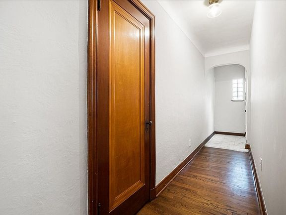 5th image of 4006 Oleatha Ave #1F