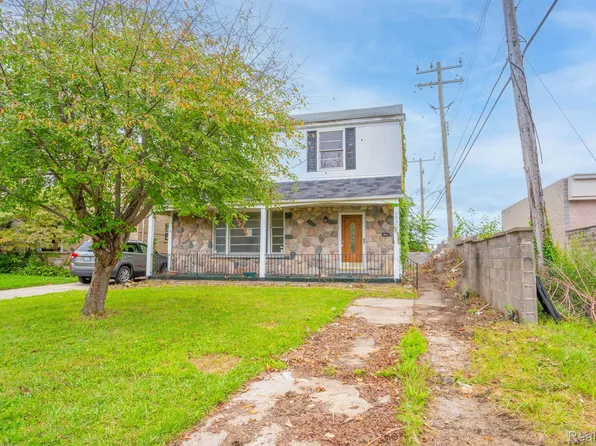 8935 W Outer Dr, Detroit, MI 48219