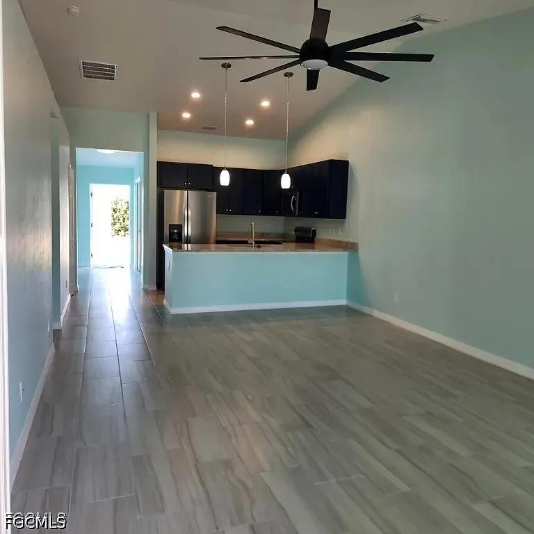 3 bed, 2.0 bath, 1225 sqft, $1,700 — Photo 2