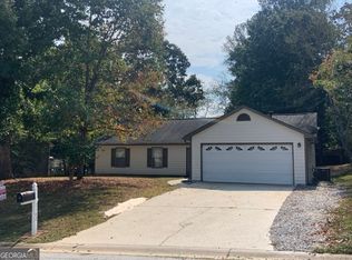 2142 Cheyenne Ln, Lawrenceville, GA 30044