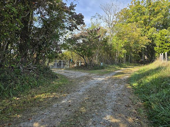 2nd image of 218 Ridge Rd NE